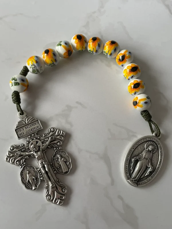 Miraculous Medal Sunflower Porcelain One Decade Rosary - Image 3