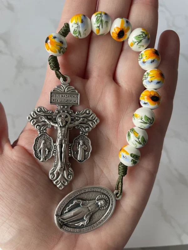 Miraculous Medal Sunflower Porcelain One Decade Rosary - Image 2